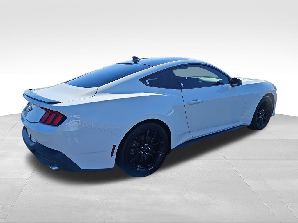 Used 2024 Ford Mustang Coupe RWD image 5