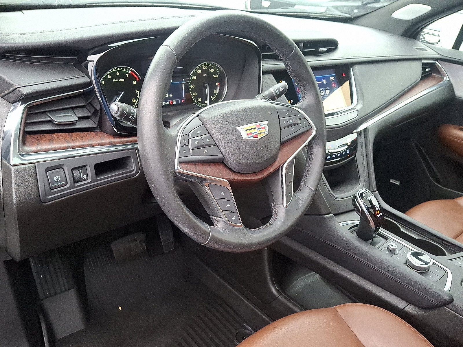 Certified 2023 Cadillac XT5 Premium Luxury w/ LPO, Floor Liner Package image 15