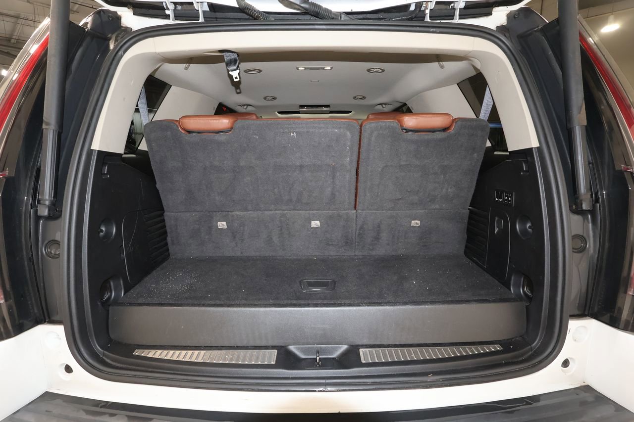 Used 2019 Cadillac Escalade Luxury AWD/4WD image 16