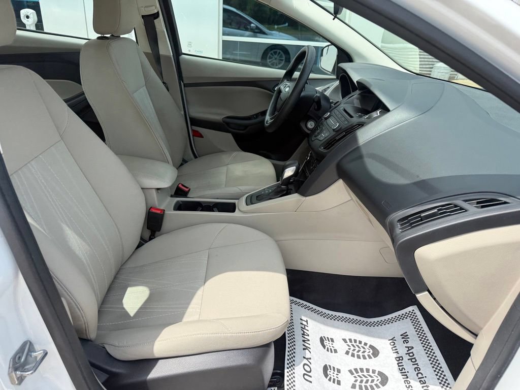 Used 2017 Ford Focus SE FWD image 12