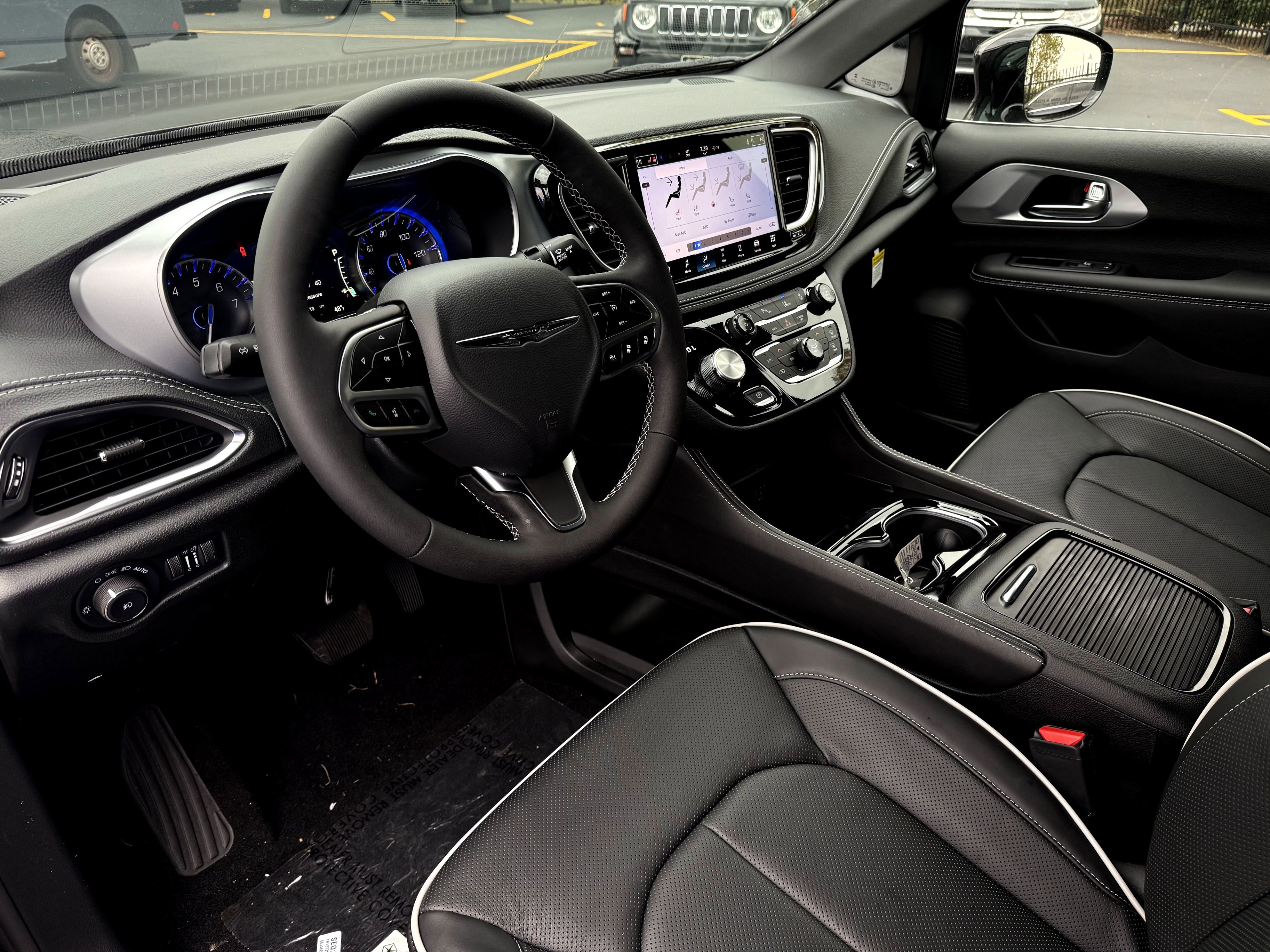 New 2026 Chrysler Pacifica Limited image 15