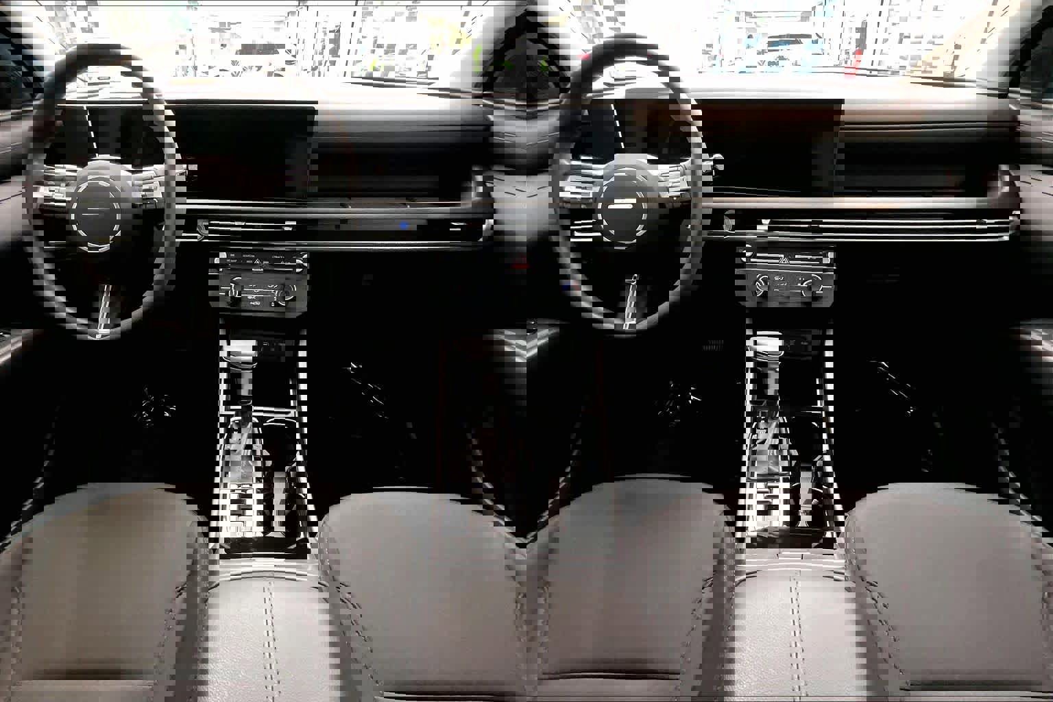 Used 2025 Hyundai Tucson SE image 26