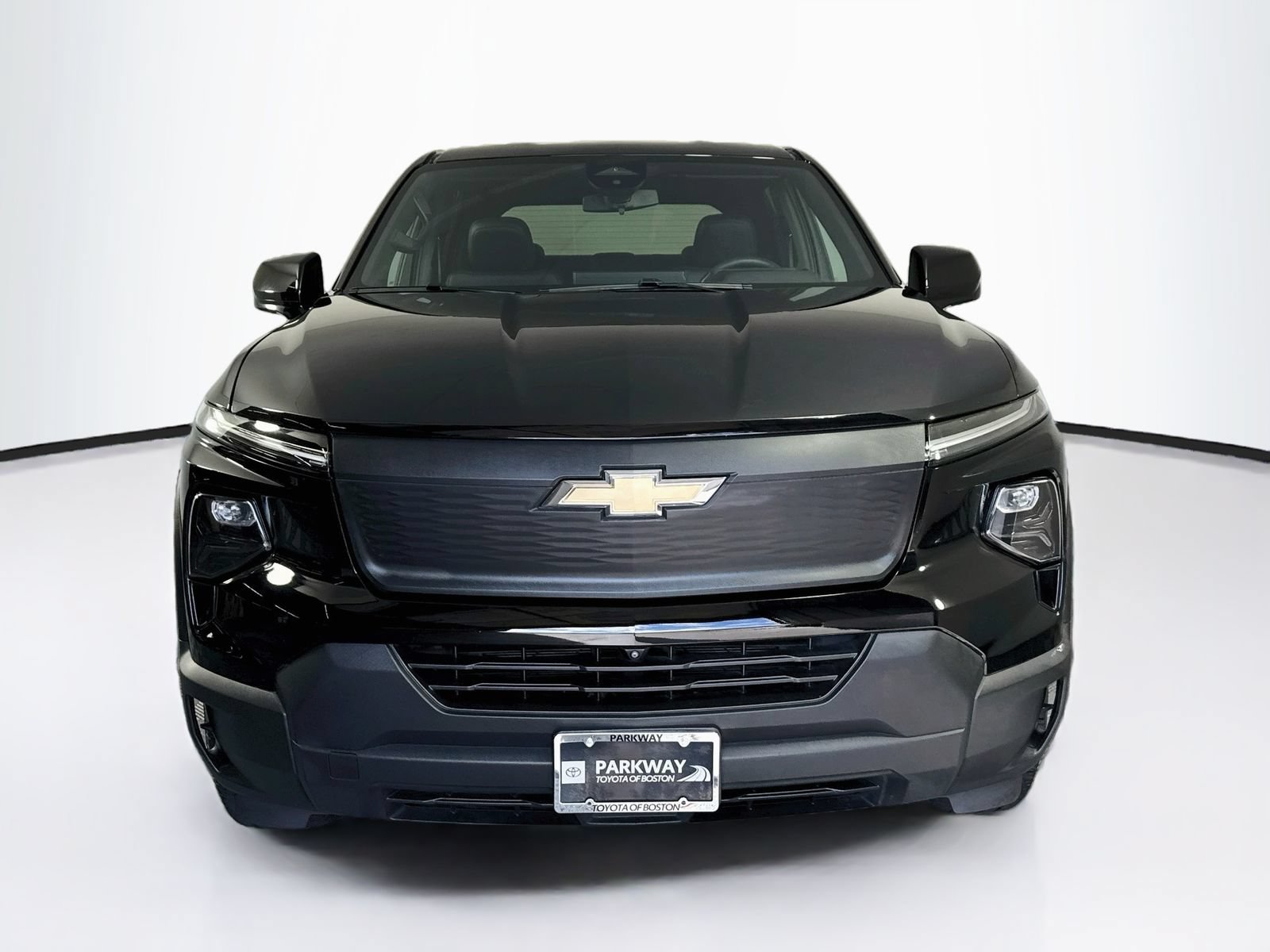Used 2024 Chevrolet Silverado EV W/T AWD/4WD image 2