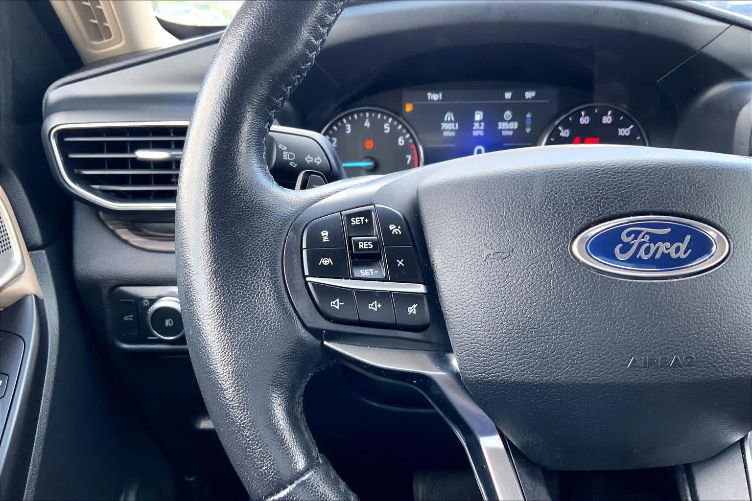 Used 2020 Ford Explorer Limited RWD image 23