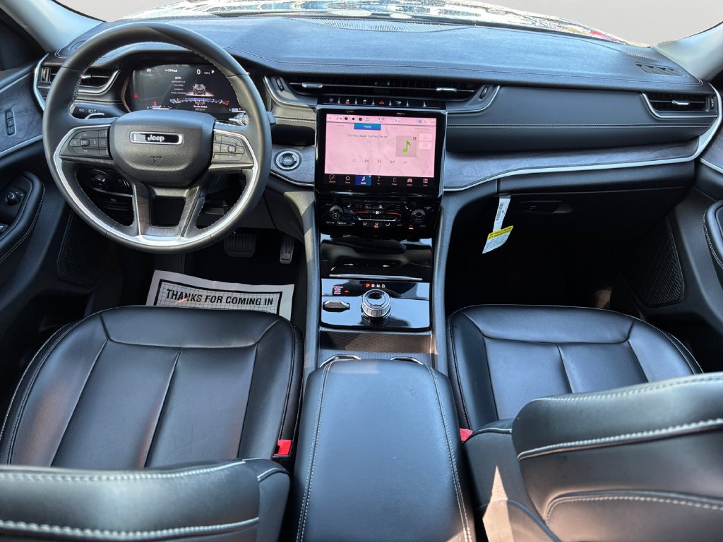 Certified 2024 Jeep Grand Cherokee Limited w/ Black Appearance Package AWD/4WD image 17