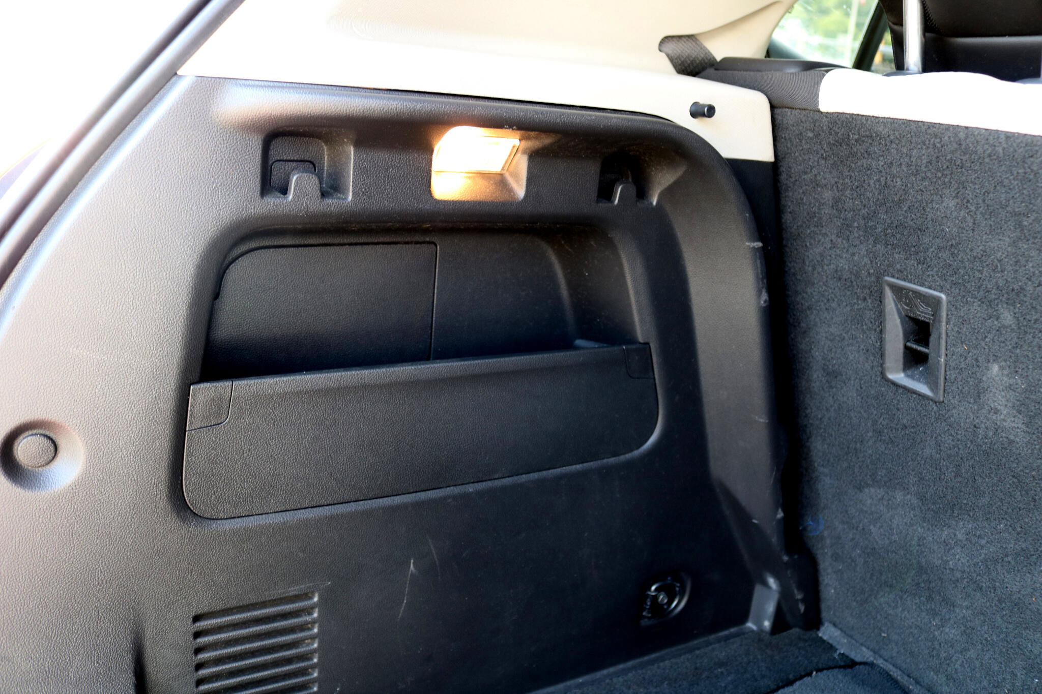 Used 2018 Buick Encore Preferred image 38