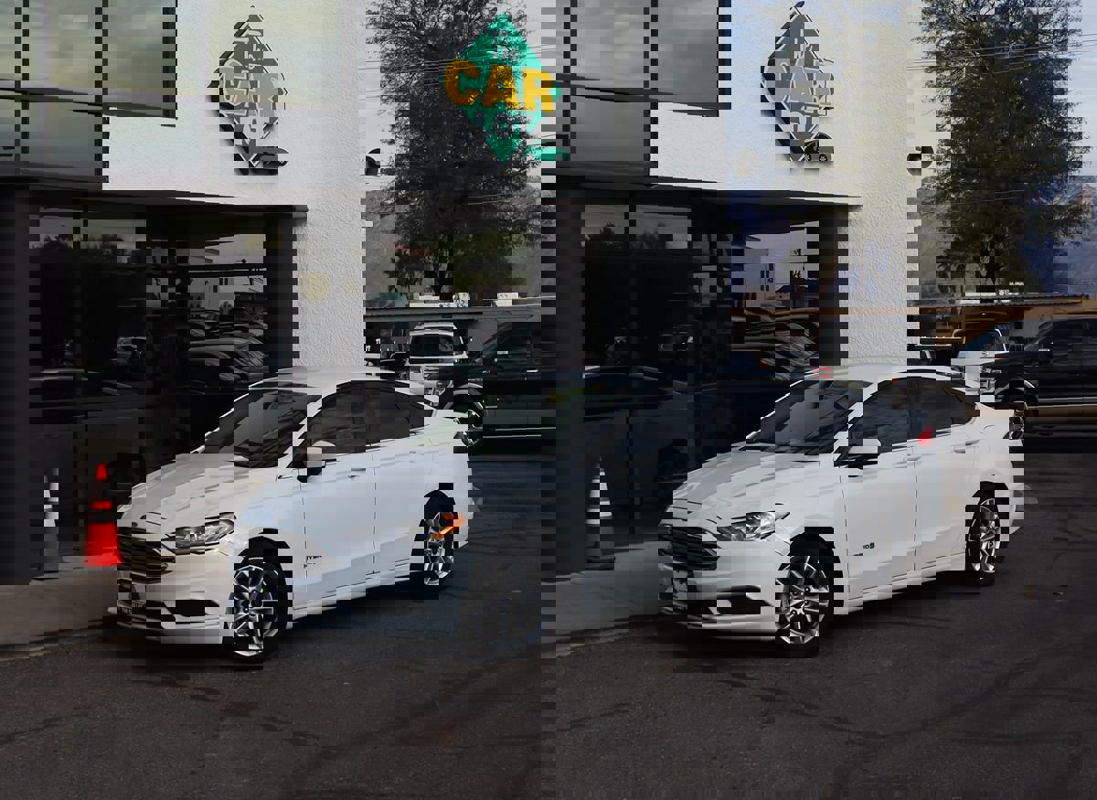 Used 2018 Ford Fusion S image 3