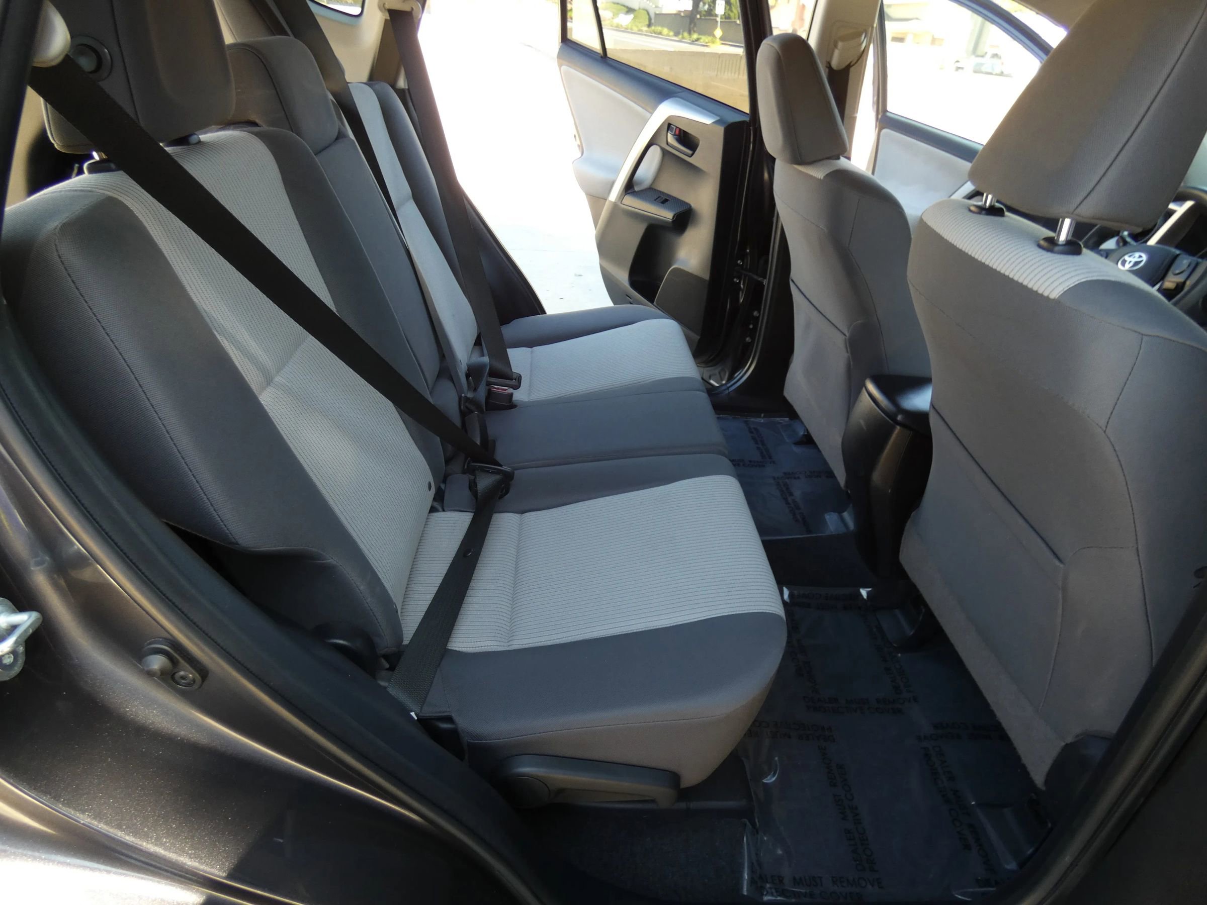 Used 2015 Toyota RAV4 LE image 33