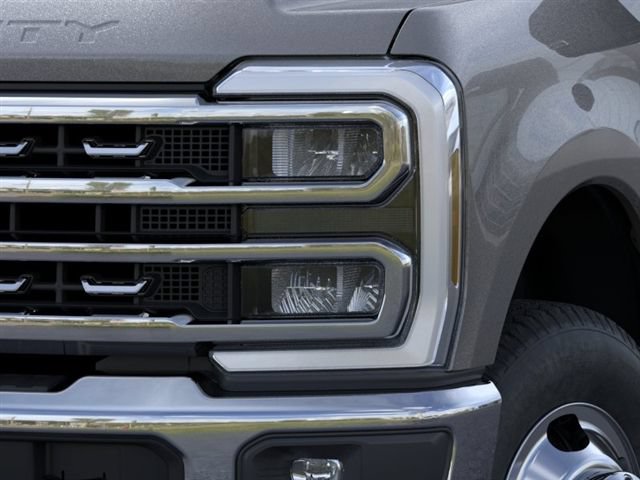 New 2026 Ford F350 XLT w/ XLT Premium Package AWD/4WD image 18