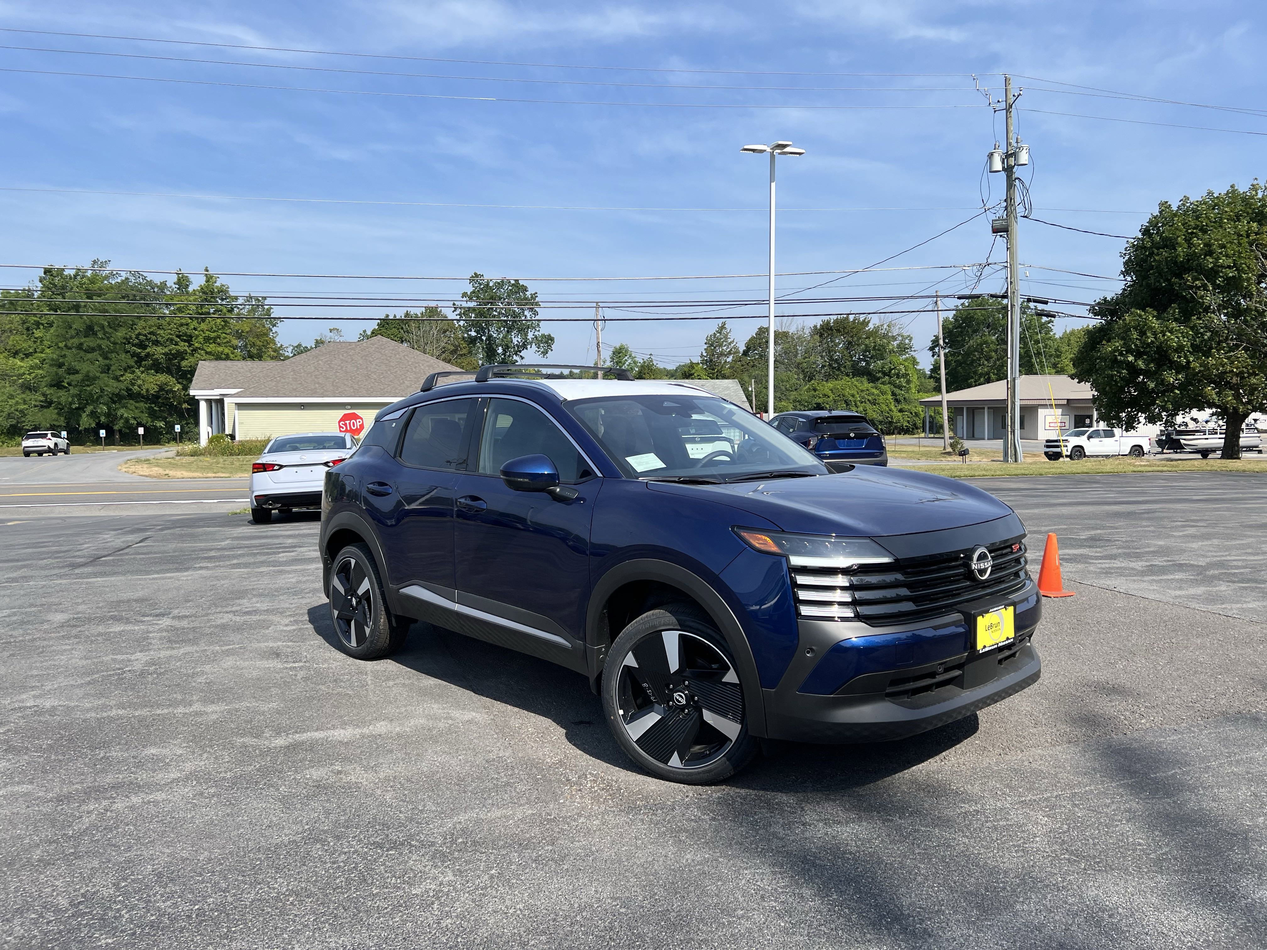 New 2025 Nissan Kicks SR image 11