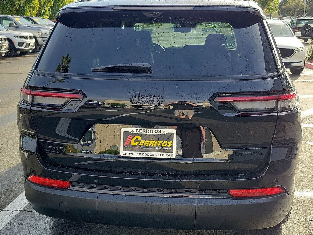 Used 2025 Jeep Grand Cherokee L Limited w/ Luxury Tech Group II image 18