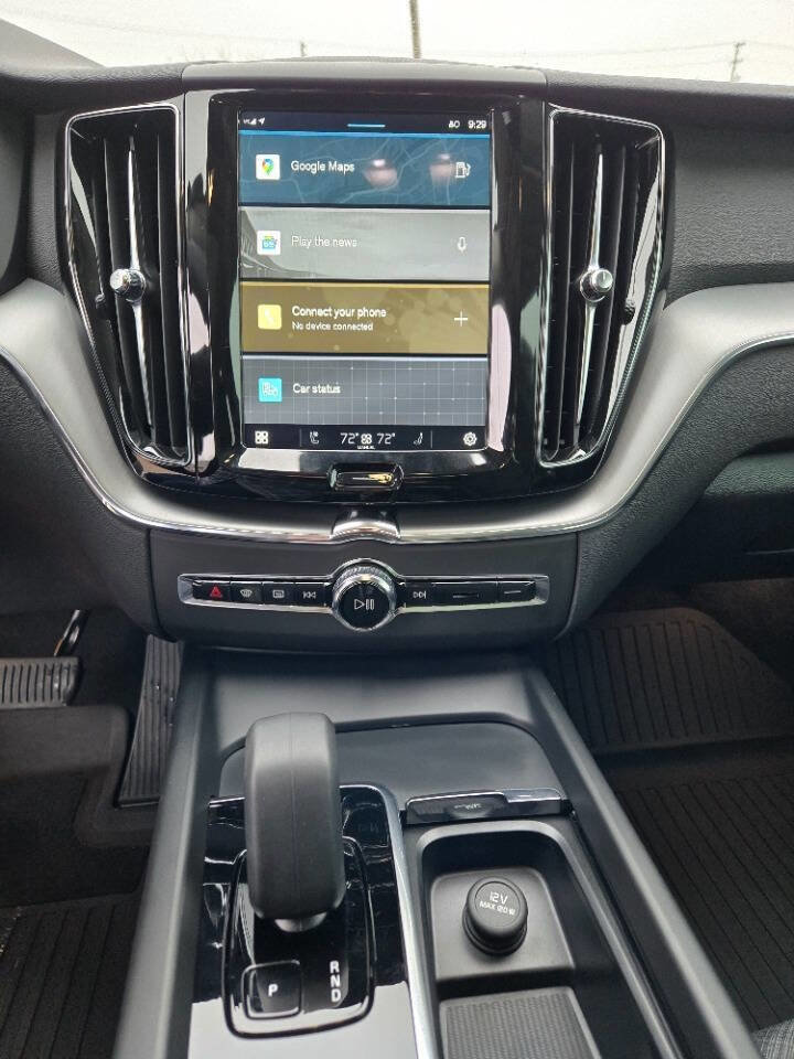 Used 2023 Volvo XC60 B5 Core image 43