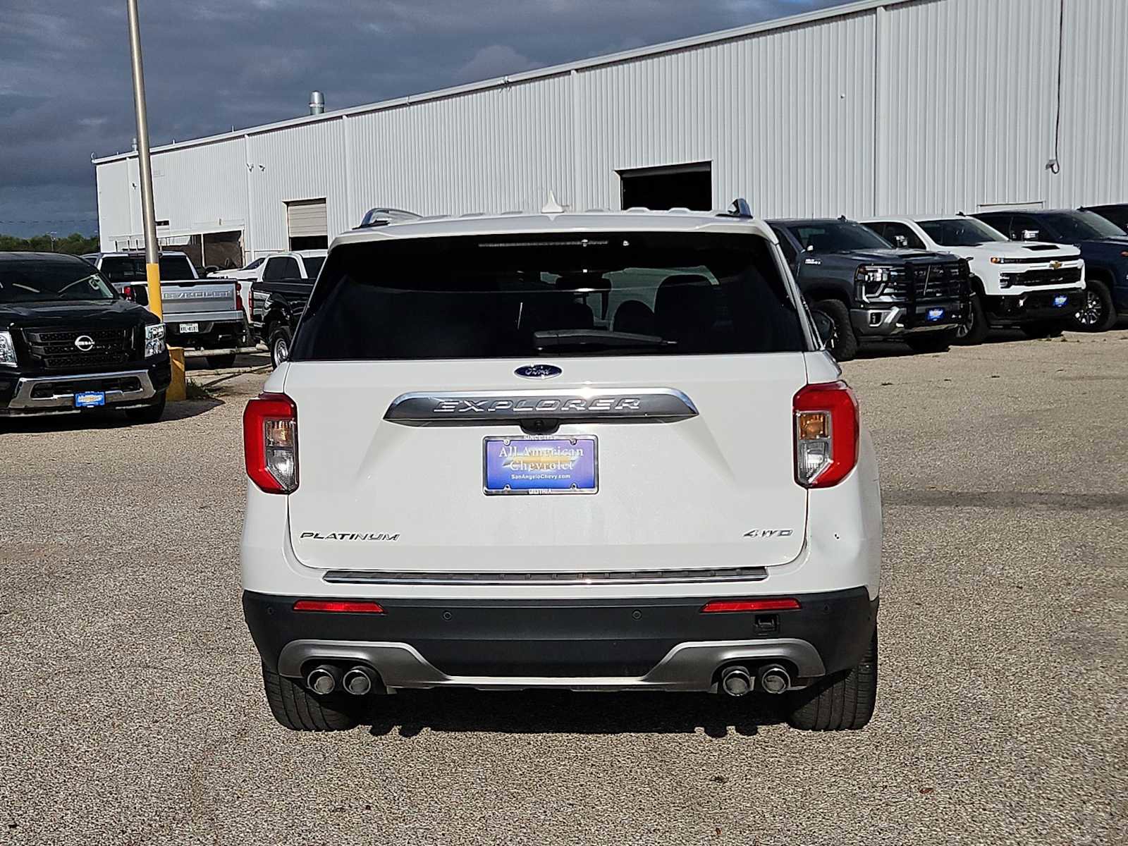 Used 2022 Ford Explorer Platinum w/ Equipment Group 601A AWD/4WD image 7