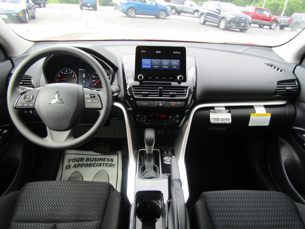 Used 2026 Mitsubishi Eclipse Cross LE AWD/4WD image 4