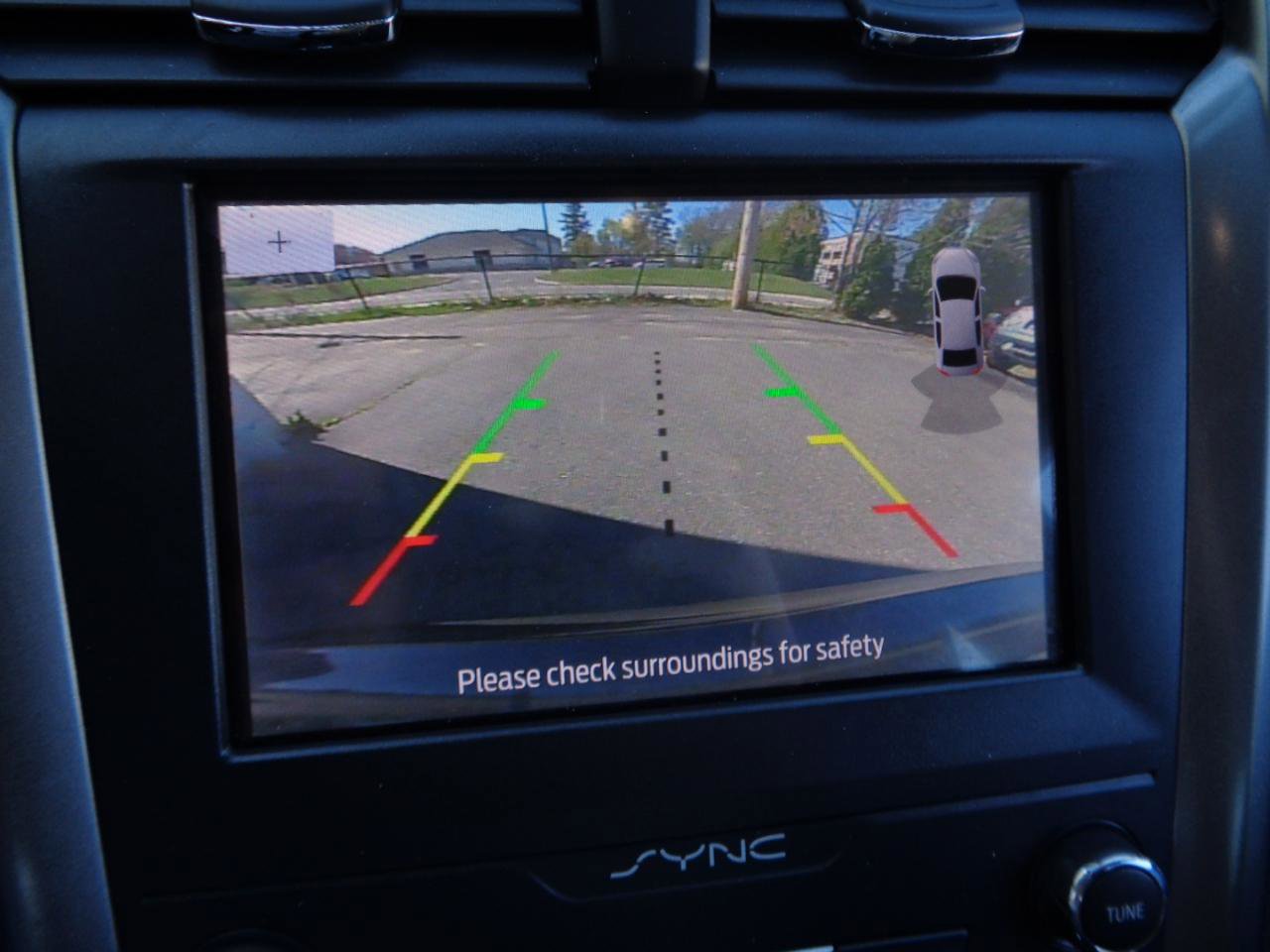 Used 2020 Ford Fusion SE FWD image 9