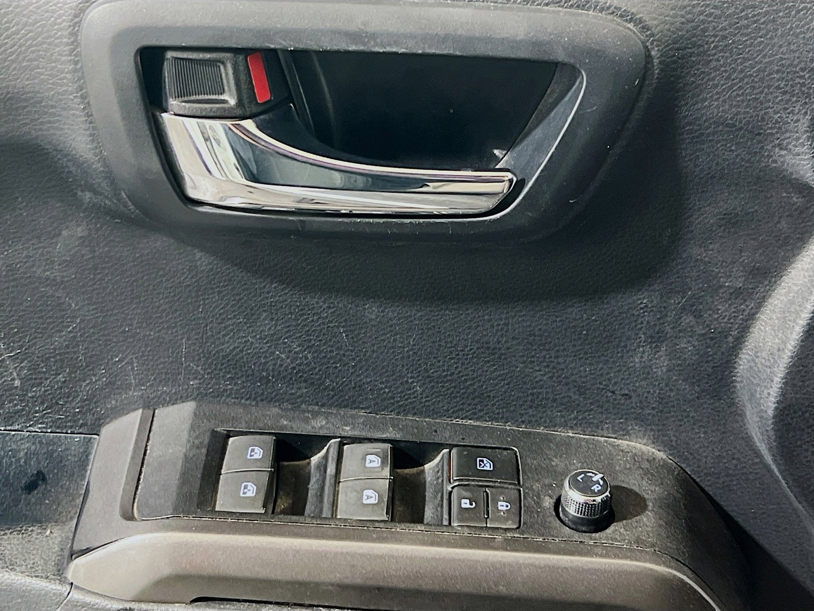 Used 2018 Toyota Tacoma TRD Sport w/ Technology Package RWD image 14