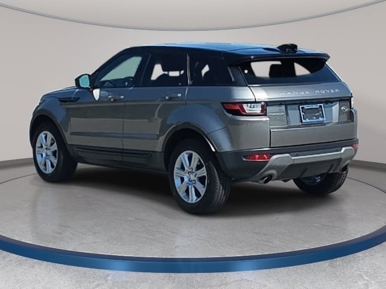 Used 2018 Land Rover Range Rover Evoque SE AWD/4WD image 7