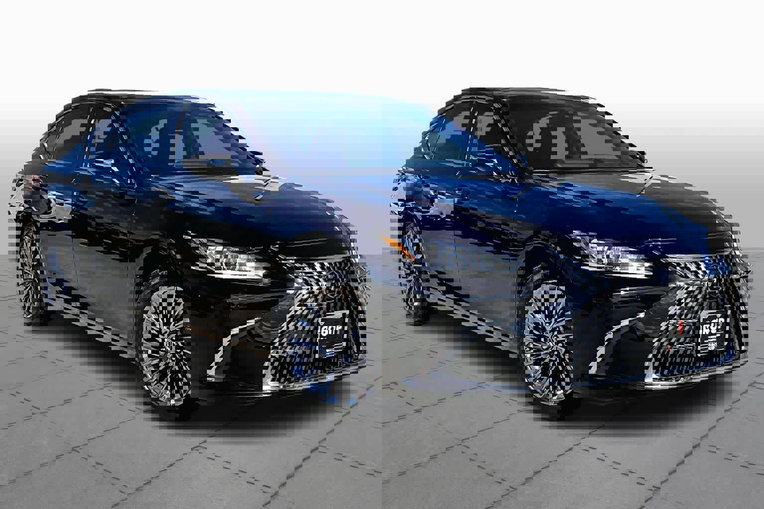 Used 2024 Lexus ES 350 Luxury w/ Technology Package image 3