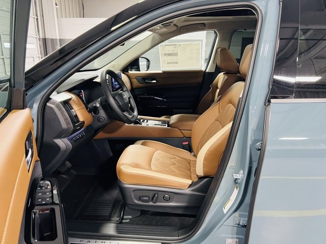 New 2026 Nissan Pathfinder Platinum image 25