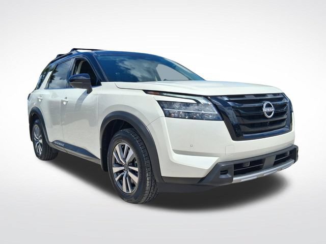 Used 2024 Nissan Pathfinder SL FWD image 1