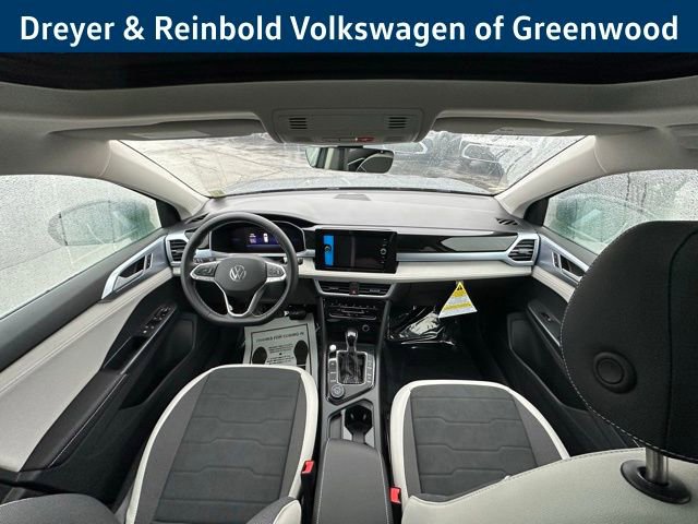 New 2026 Volkswagen Taos SE image 13