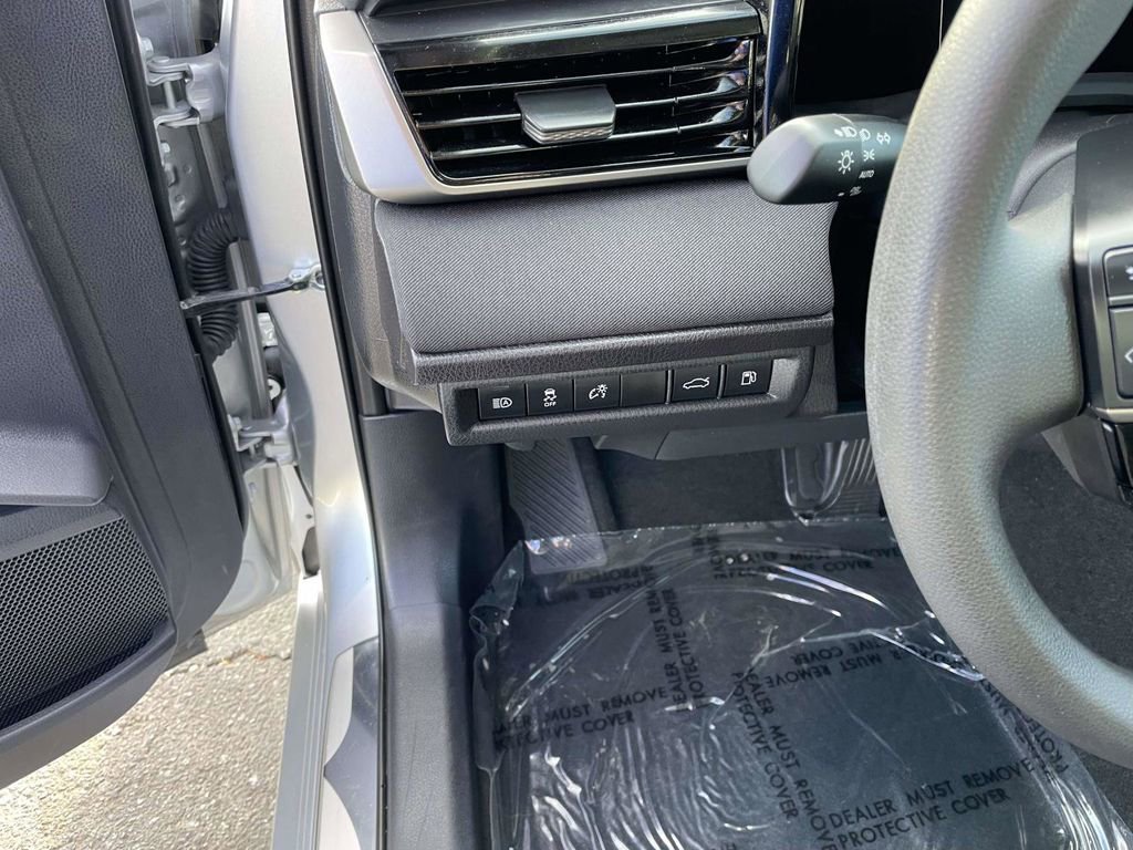 Used 2025 Toyota Camry LE w/ Convenience Package FWD image 31