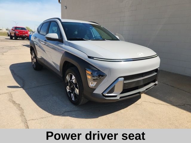 Used 2025 Hyundai Kona SEL image 4