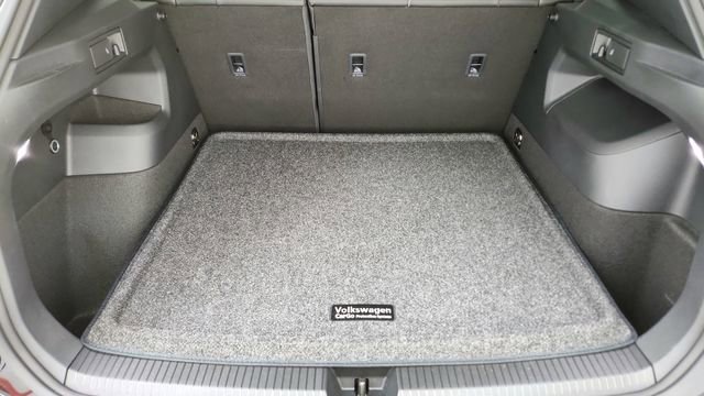 Used 2025 Volkswagen Tiguan SE R-Line image 15