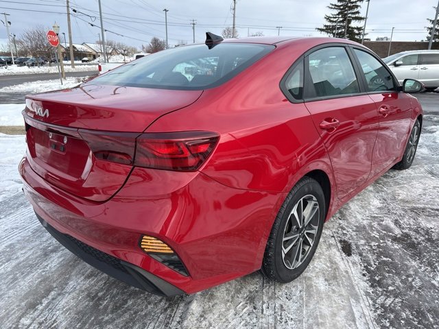 Used 2023 Kia Forte LXS image 7
