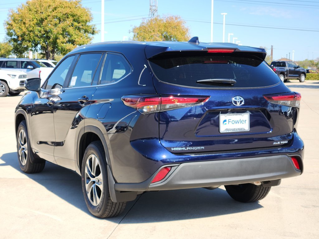 New 2026 Toyota Highlander AWD image 7