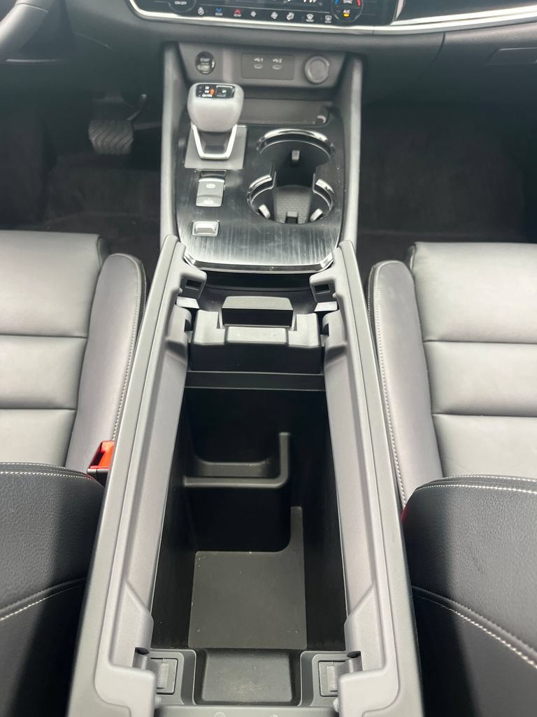 Certified 2025 Nissan Rogue SL w/ SL Premium Package FWD image 28