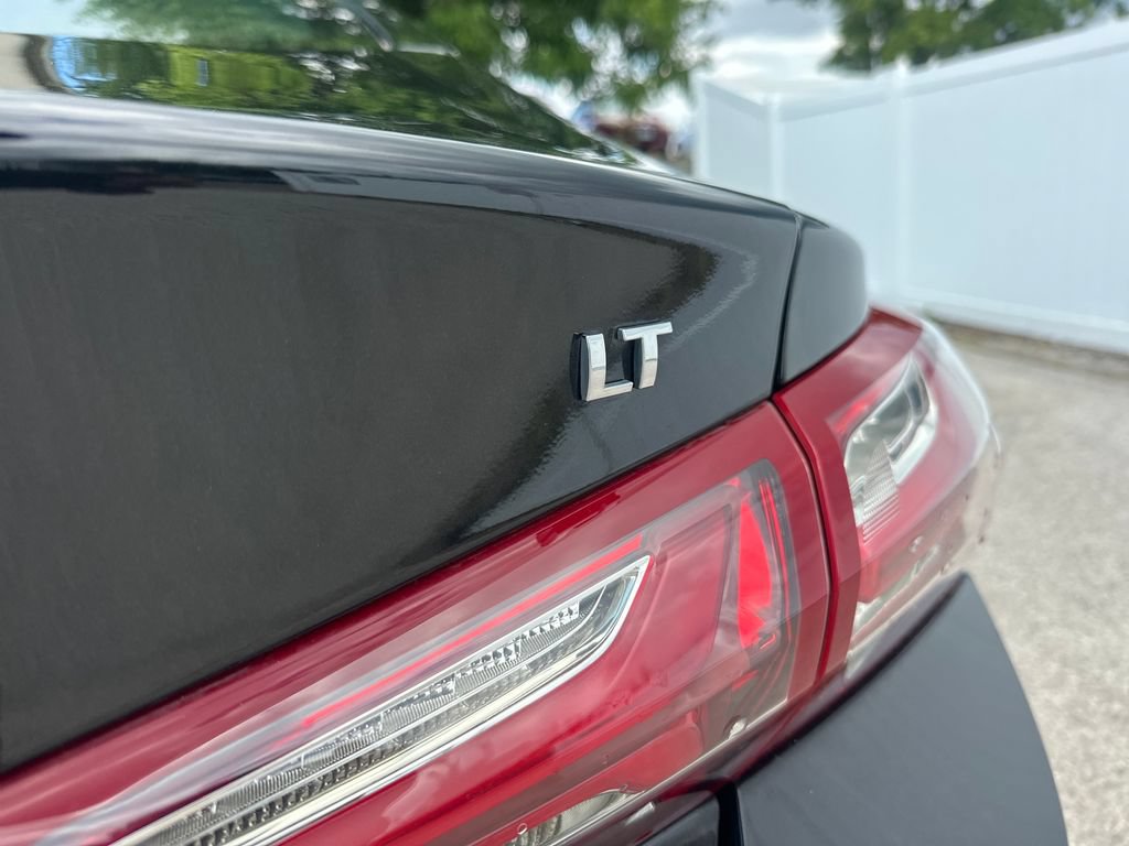 Used 2021 Chevrolet Malibu LT FWD image 36