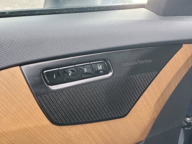 Certified 2023 Volvo XC90 T8 Plus w/ Protection Package Premier image 8