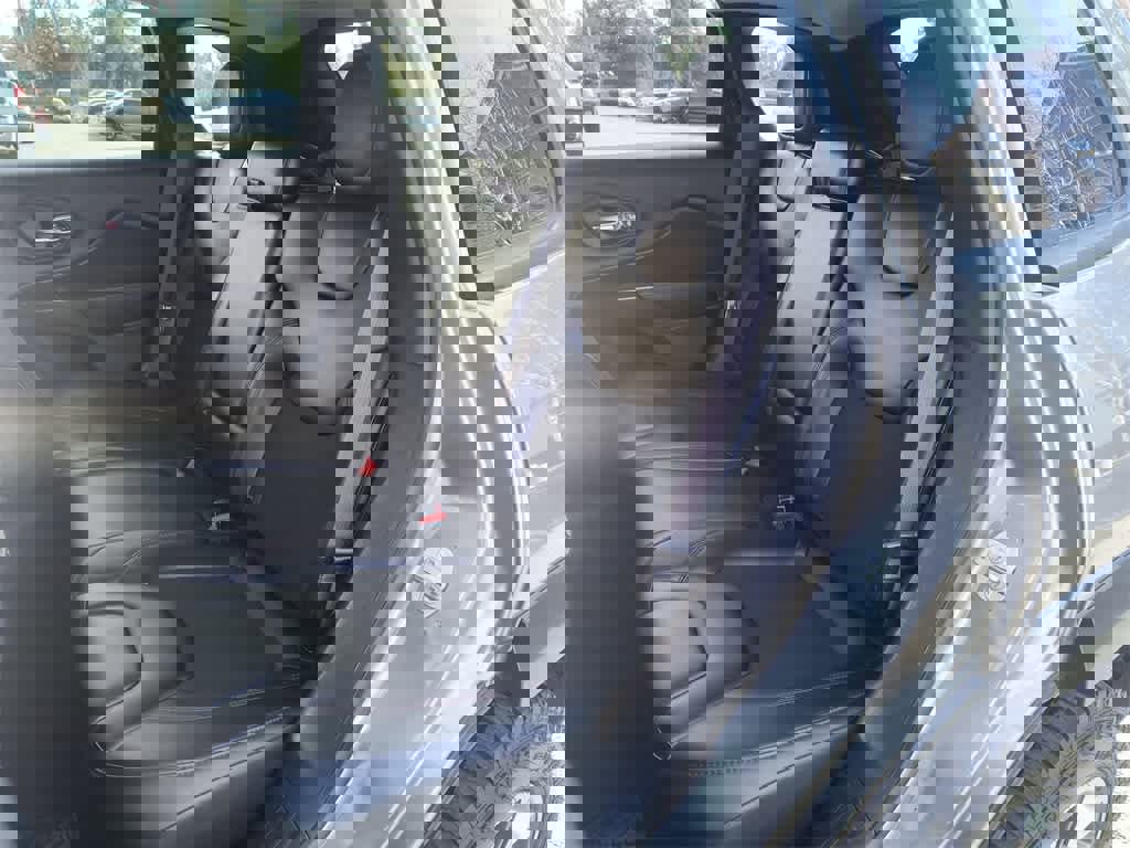 Used 2019 Jeep Cherokee Trailhawk w/ Comfort/Convenience Group image 23