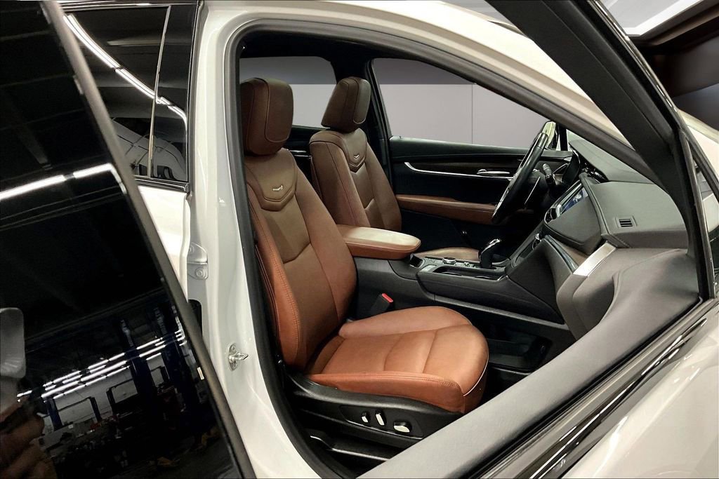 Certified 2025 Cadillac XT5 Sportv w/ Technology Package image 29