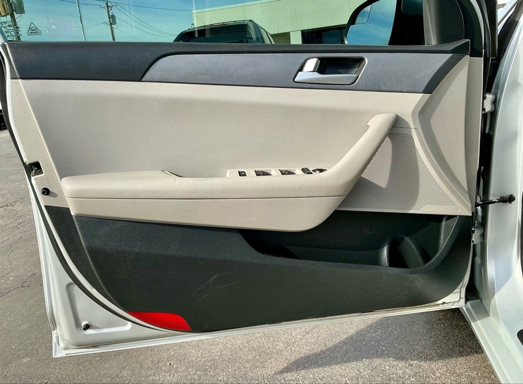 Used 2015 Hyundai Sonata SE image 39