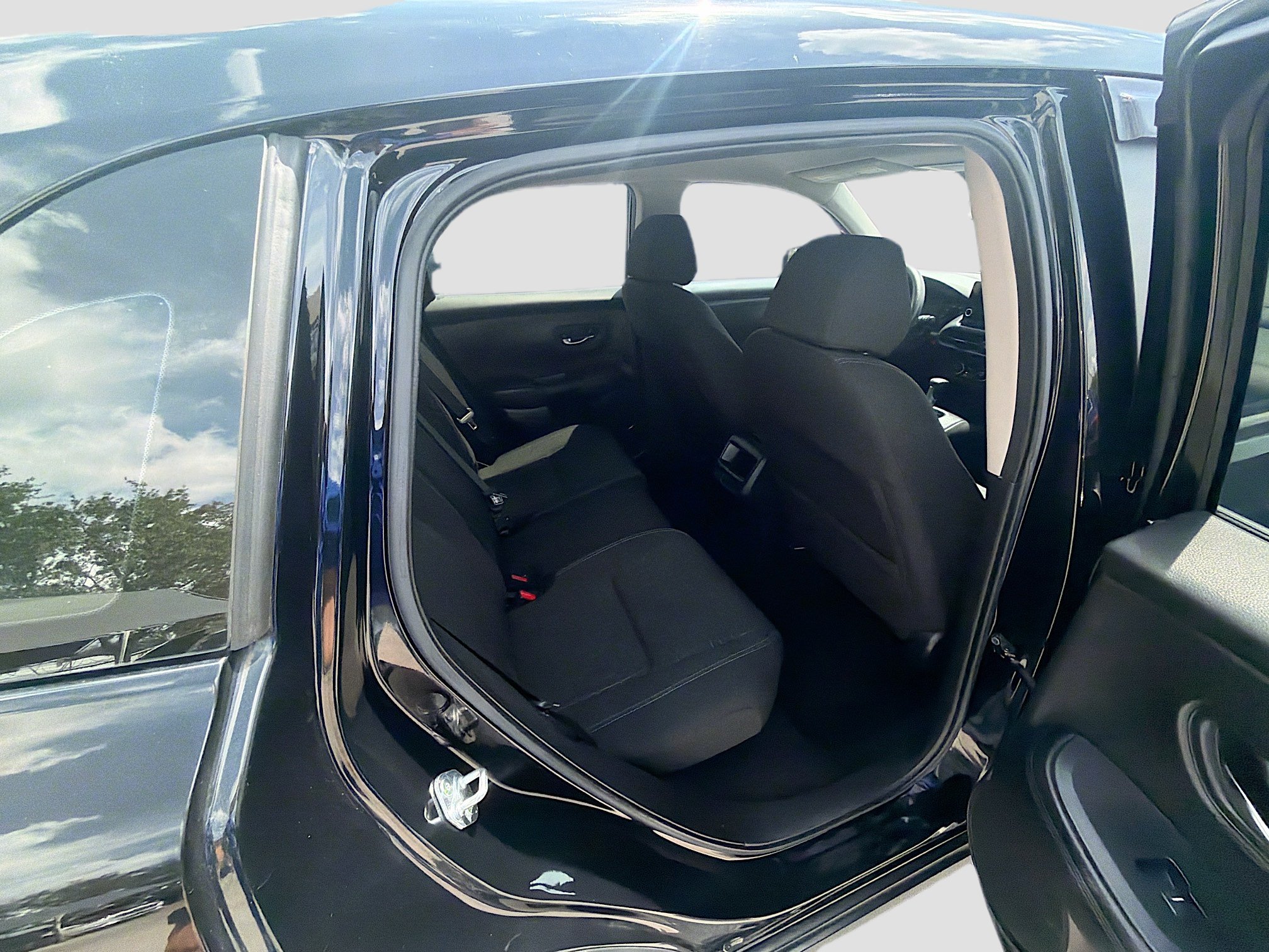 Used 2024 Honda HR-V LX image 27