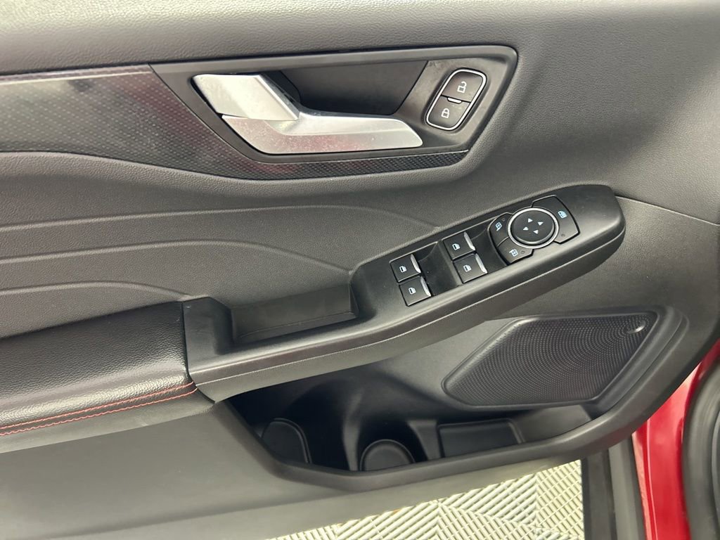 Used 2024 Ford Escape ST-Line w/ Tech Pack #1 AWD/4WD image 13