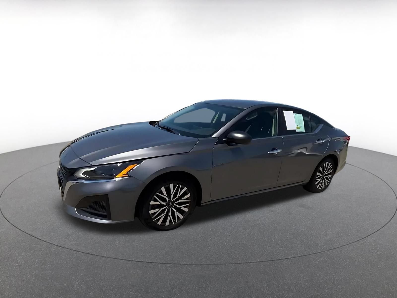 Used 2024 Nissan Altima 2.5 SV FWD image 8