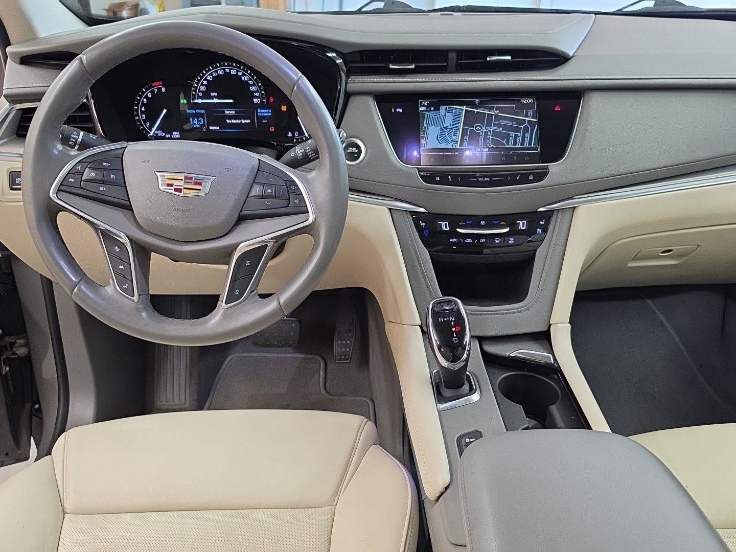 Used 2018 Cadillac XT5 Premium Luxury AWD/4WD image 2