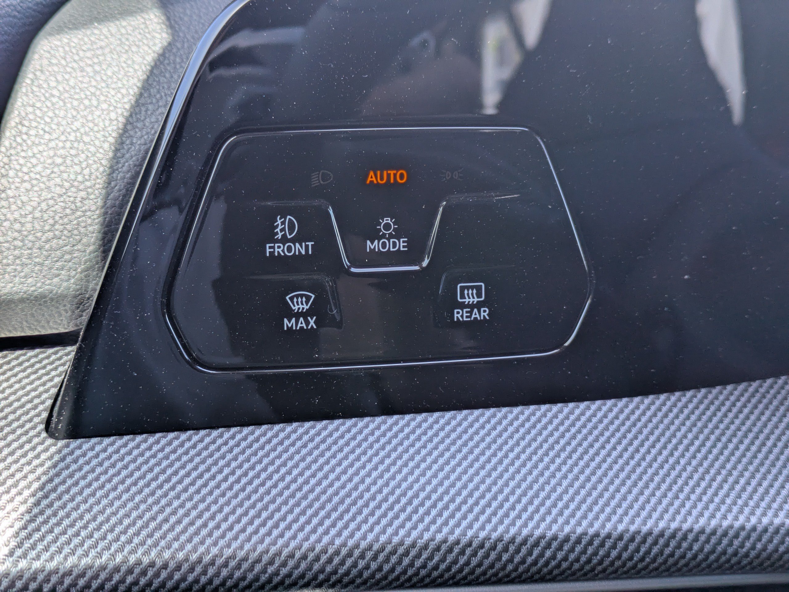 New 2026 Volkswagen GTI SE FWD image 23