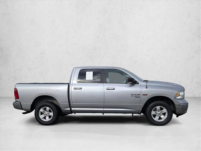 Used 2019 RAM 1500 Classic SLT w/ Luxury Group image 4
