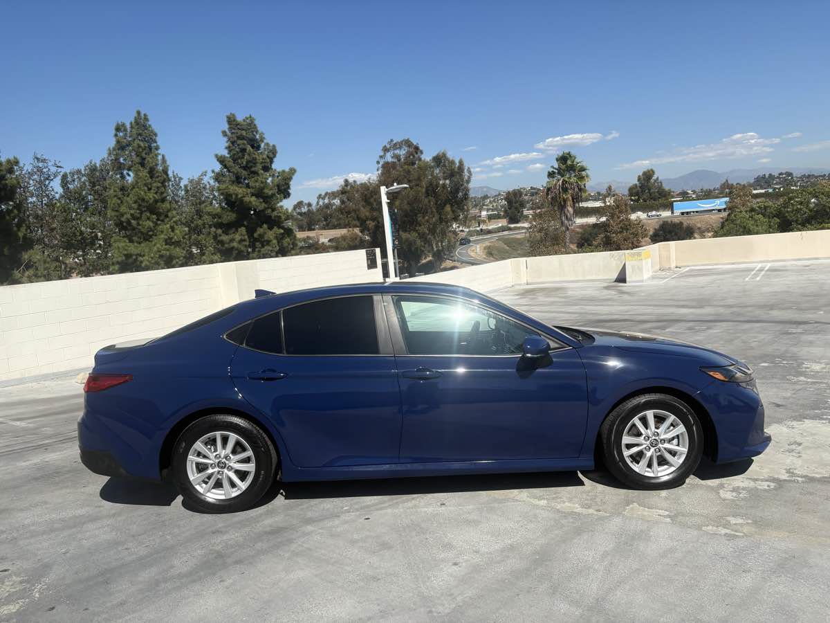 Used 2025 Toyota Camry LE FWD image 30