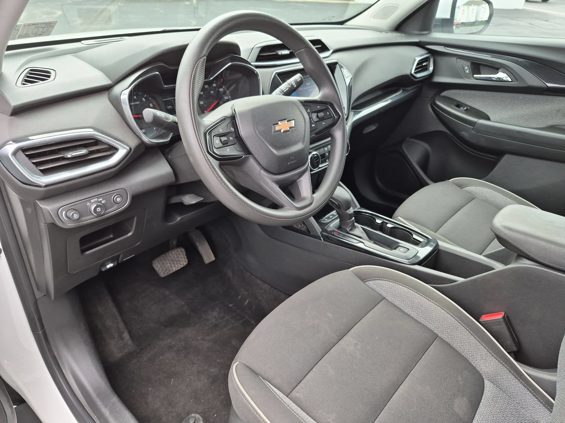 Certified 2023 Chevrolet TrailBlazer LT w/ Convenience Package AWD/4WD image 10