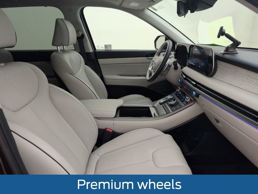 Used 2024 Hyundai Palisade Calligraphy image 16