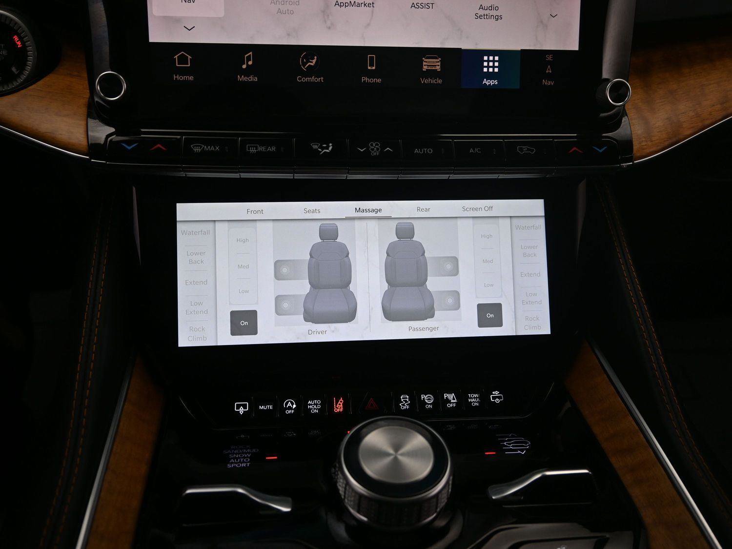 Used 2024 Jeep Grand Wagoneer Series III image 31