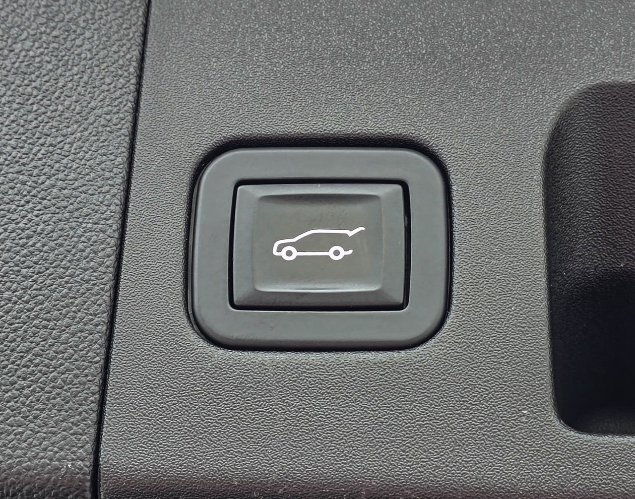 Used 2018 Cadillac XT5 Premium Luxury FWD image 34