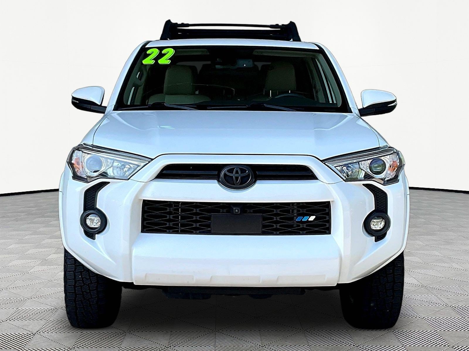 Used 2022 Toyota 4Runner SR5 Premium w/ Moonroof Package AWD/4WD image 2