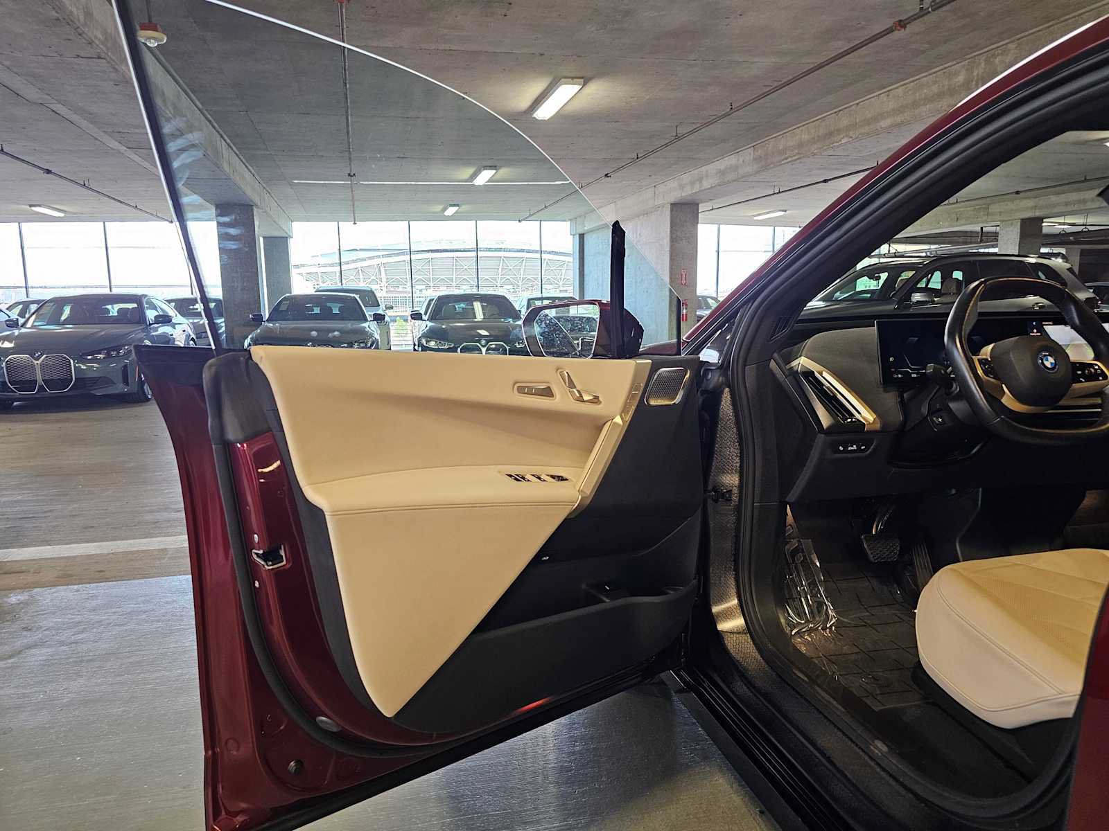 Used 2024 BMW iX xDrive50 w/ Premium Package AWD/4WD image 20