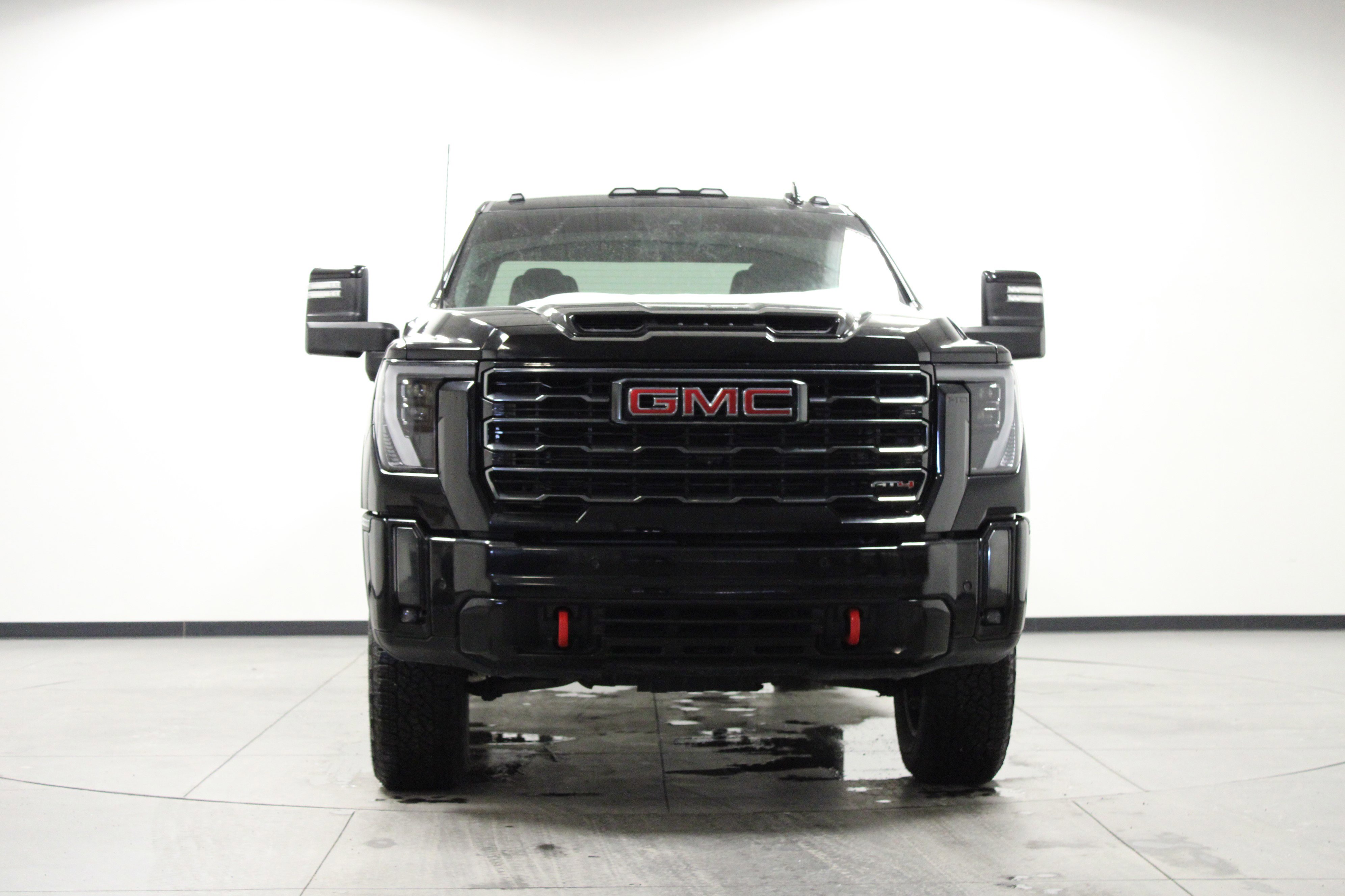 Used 2024 GMC Sierra 2500 AT4 AWD/4WD image 9